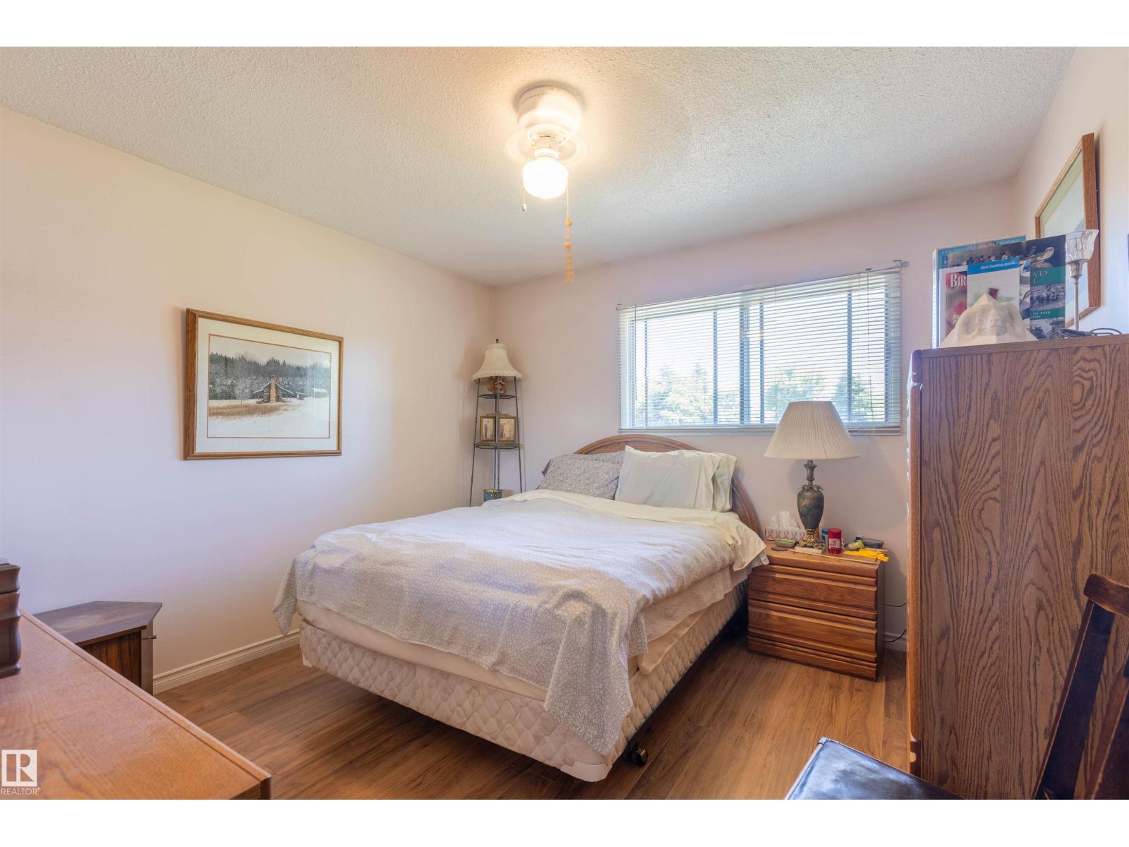 4904 56 Ave - 27