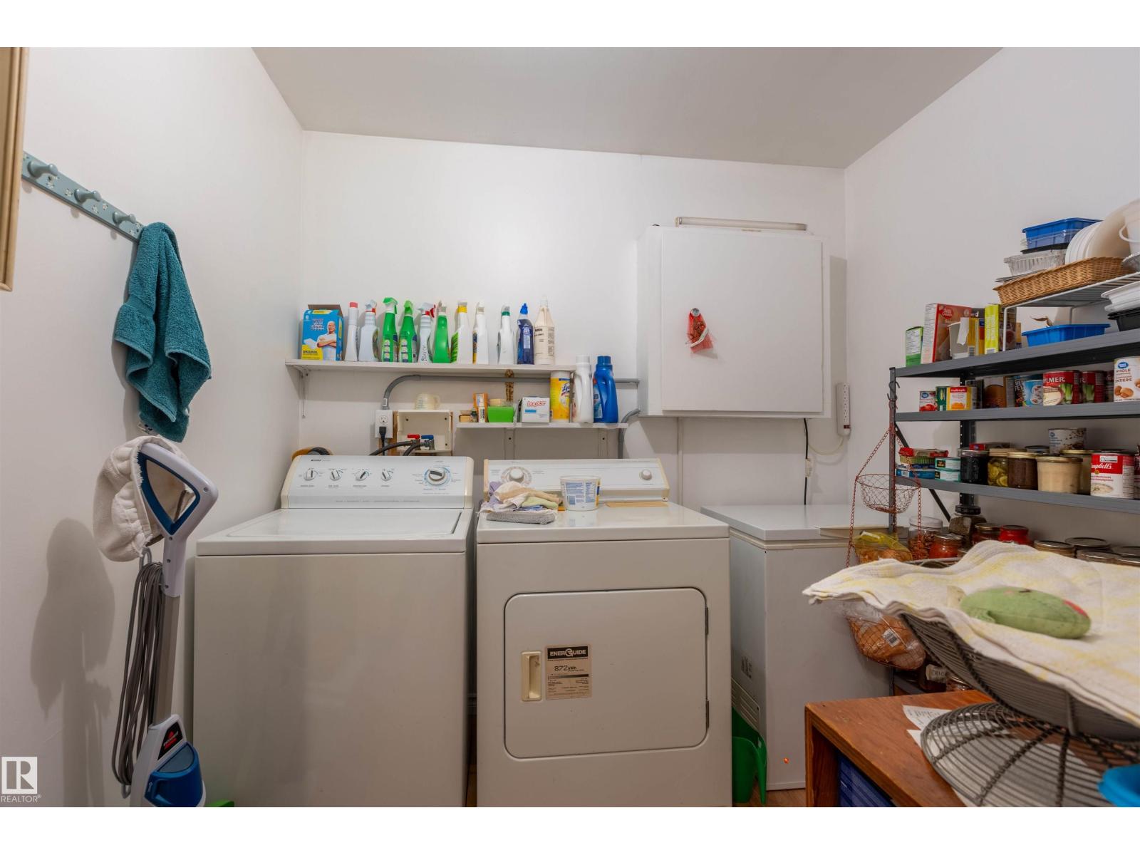 4904 56 Ave - 28