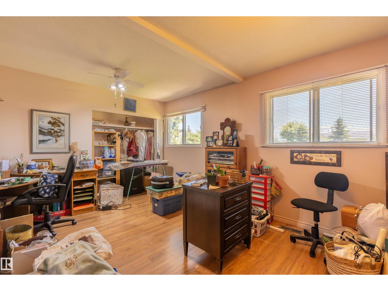 4904 56 Ave - 31