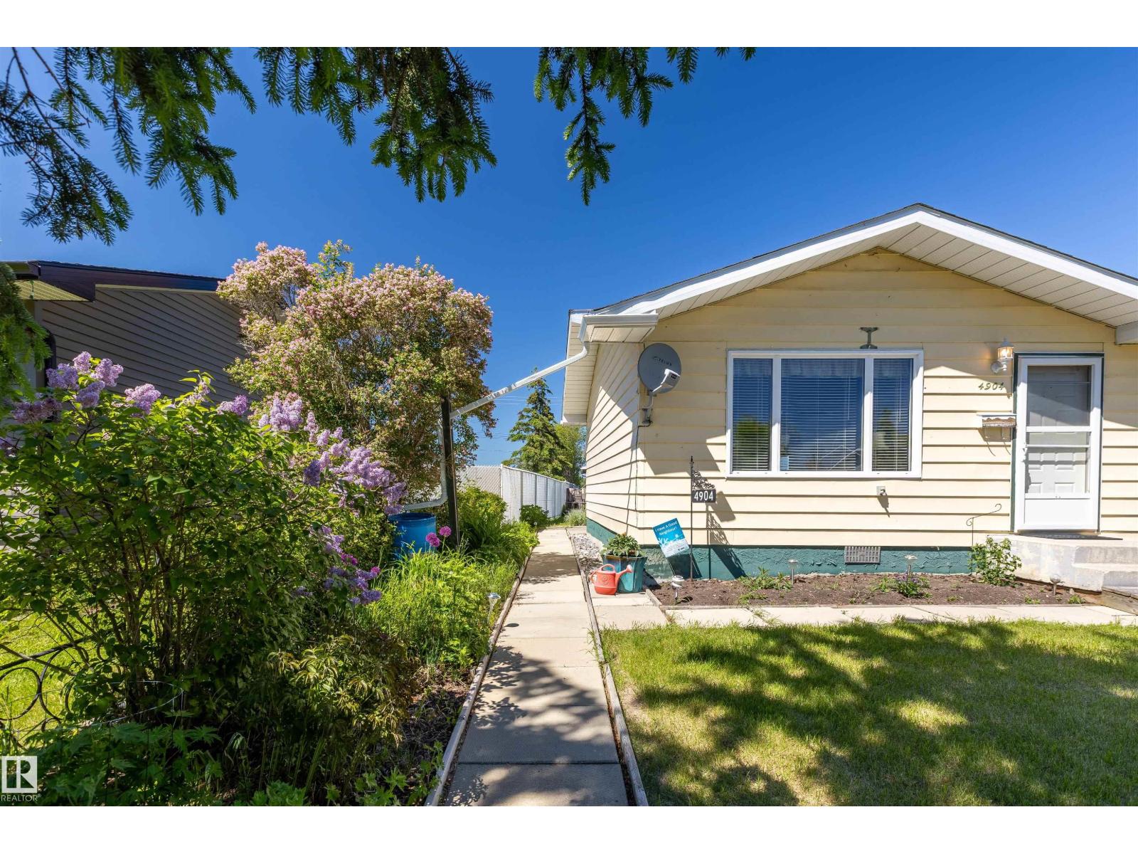4904 56 Ave - 6
