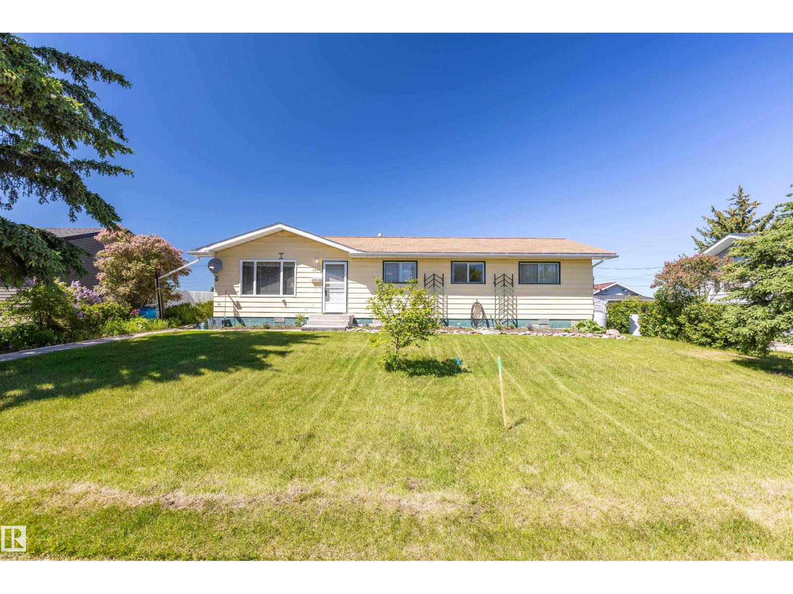 4904 56 Ave - 7