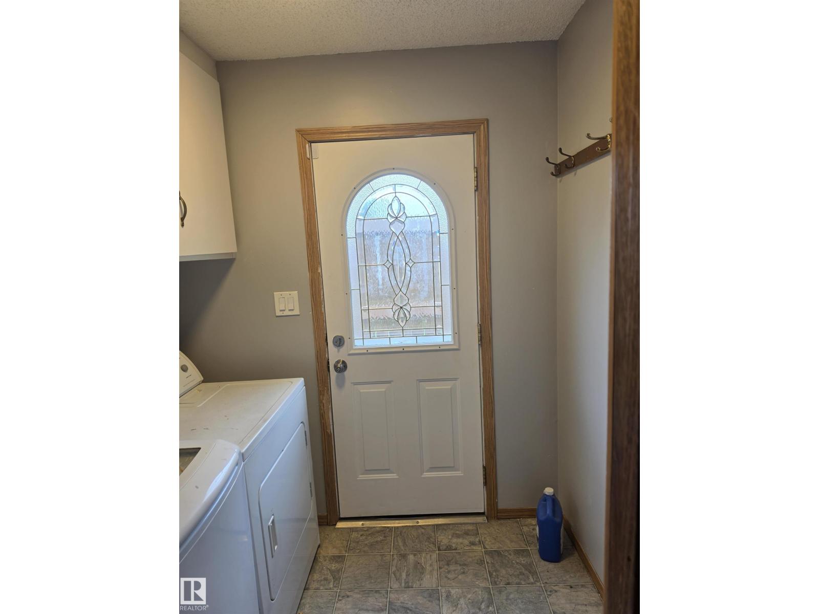 4923 51 AV — photo 13