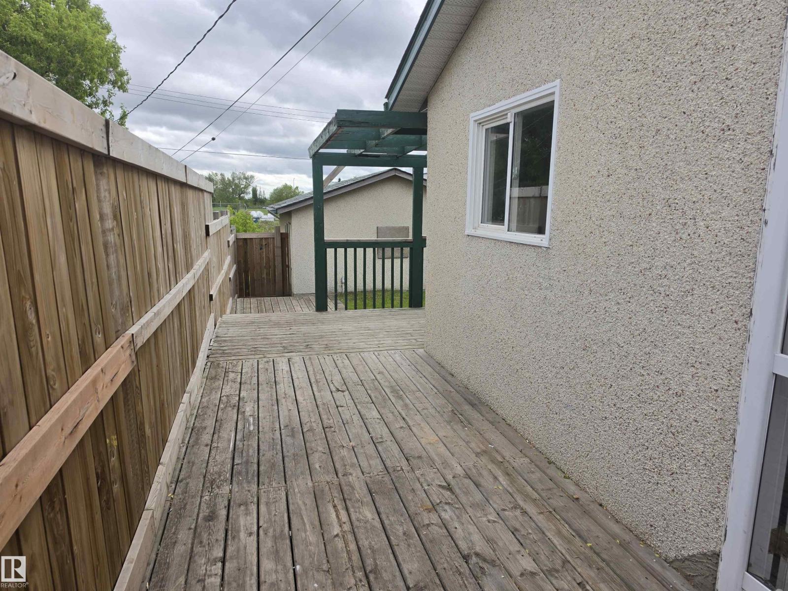 4923 51 AV — photo 14