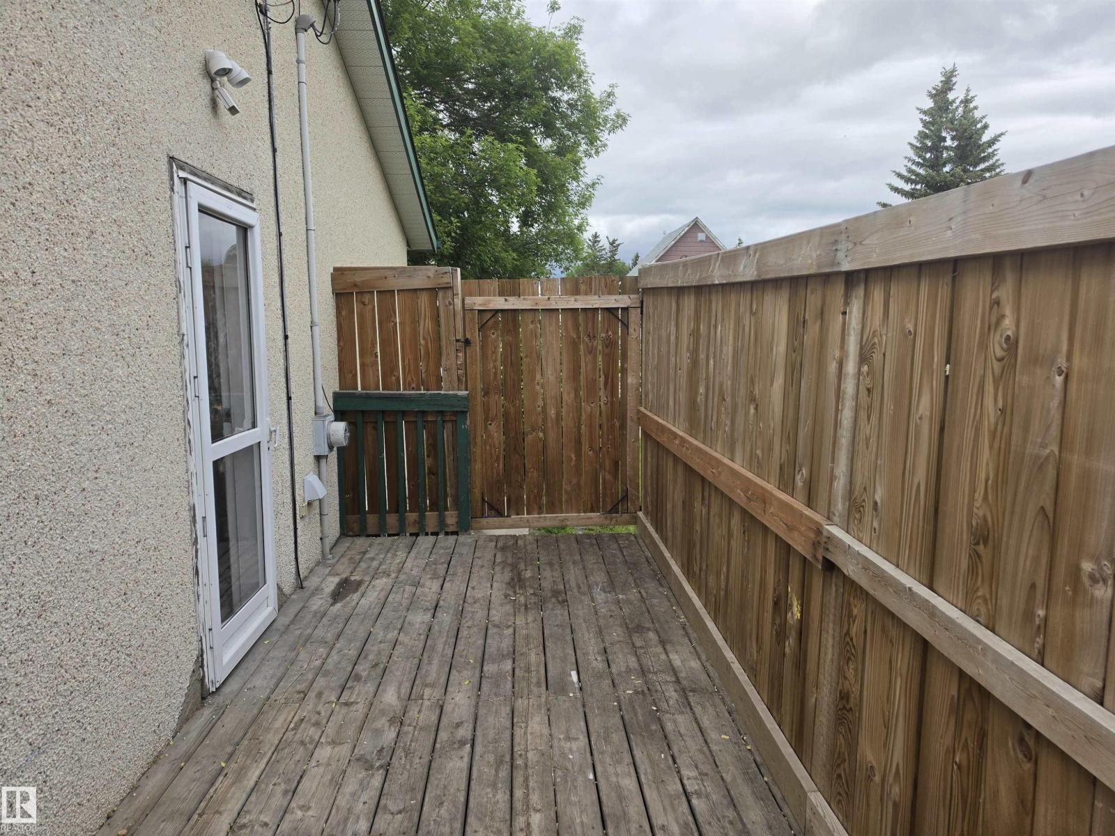 4923 51 AV — photo 15