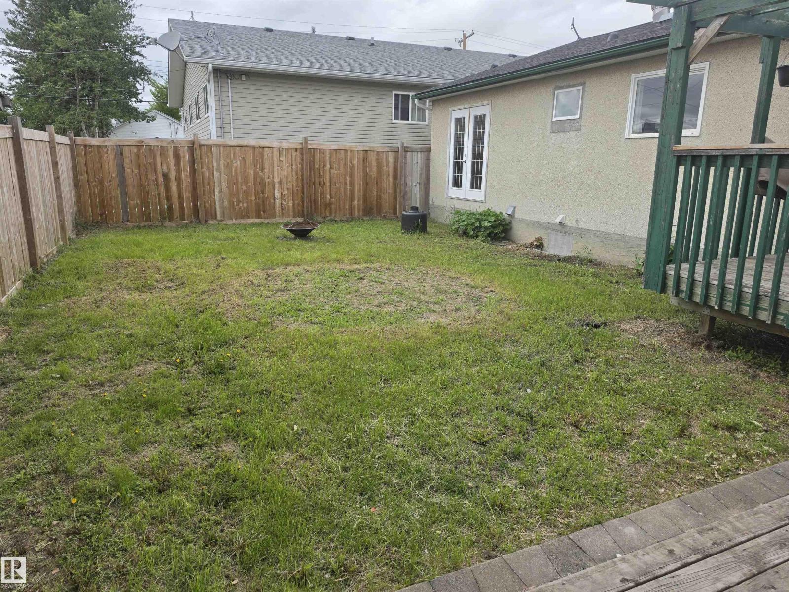 4923 51 AV — photo 18