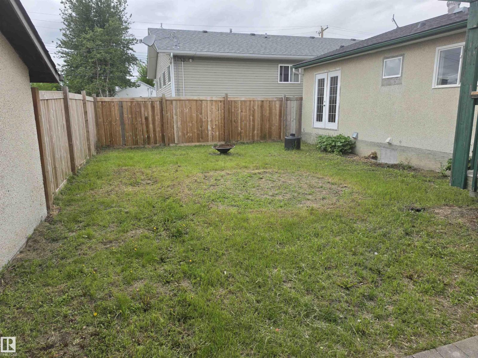4923 51 AV — photo 19