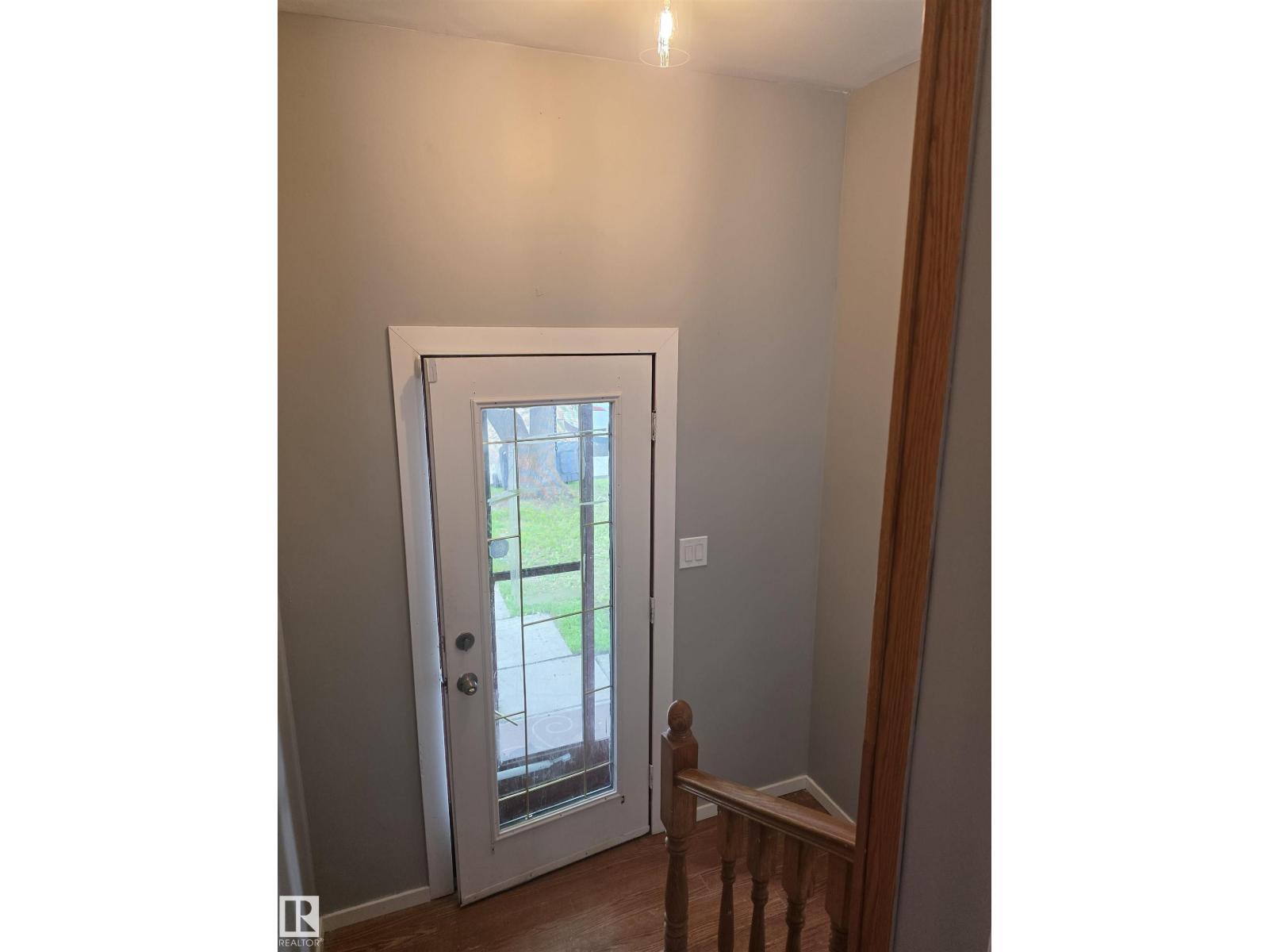 4923 51 AV — photo 22