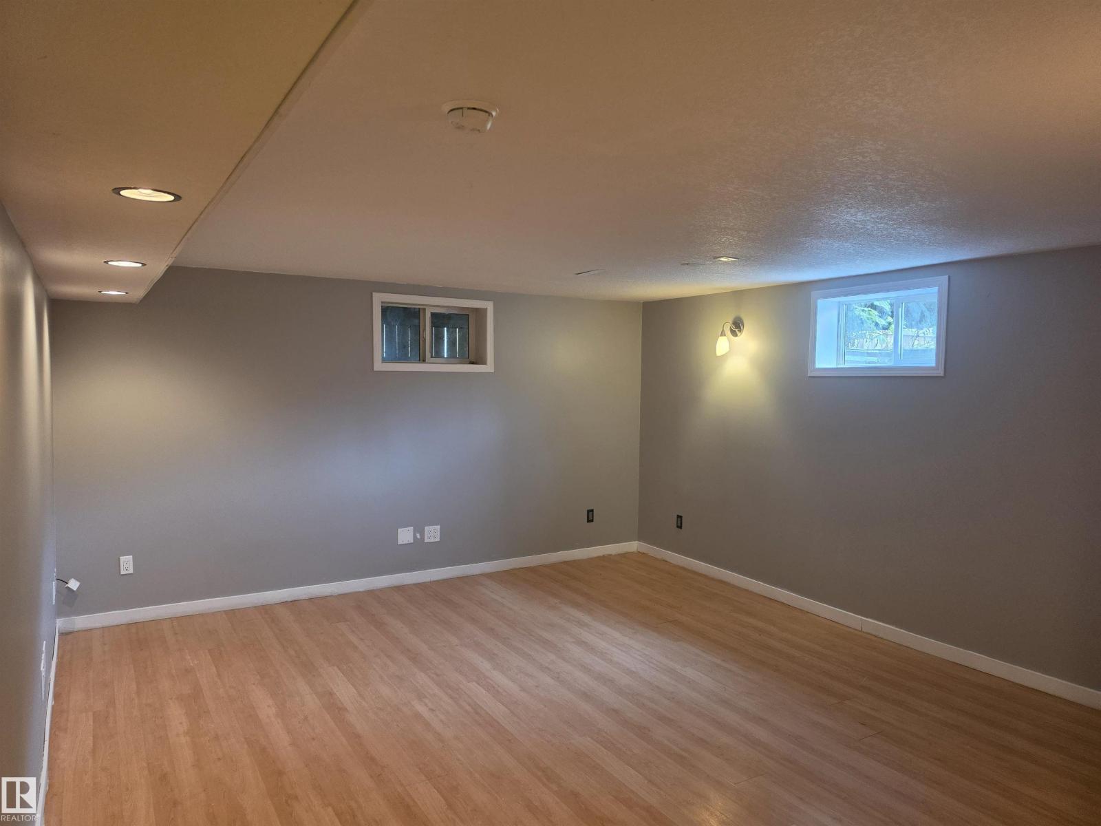 4923 51 AV — photo 24