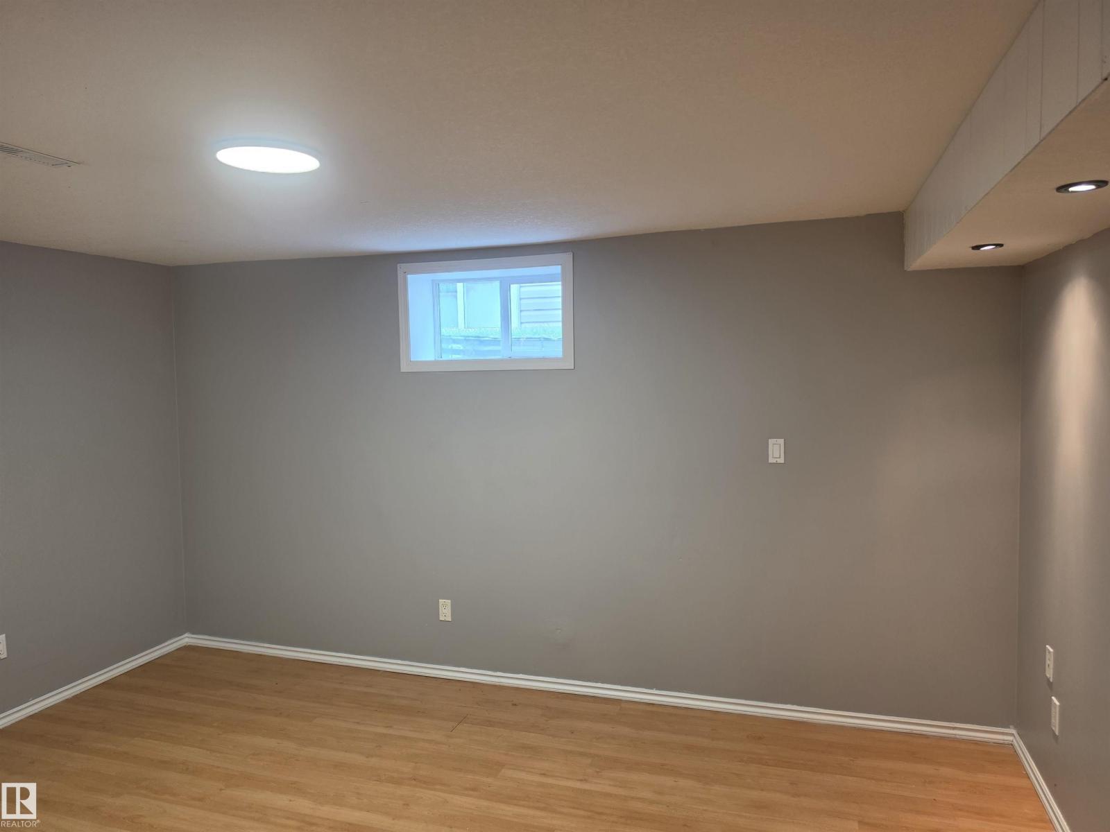 4923 51 AV — photo 26