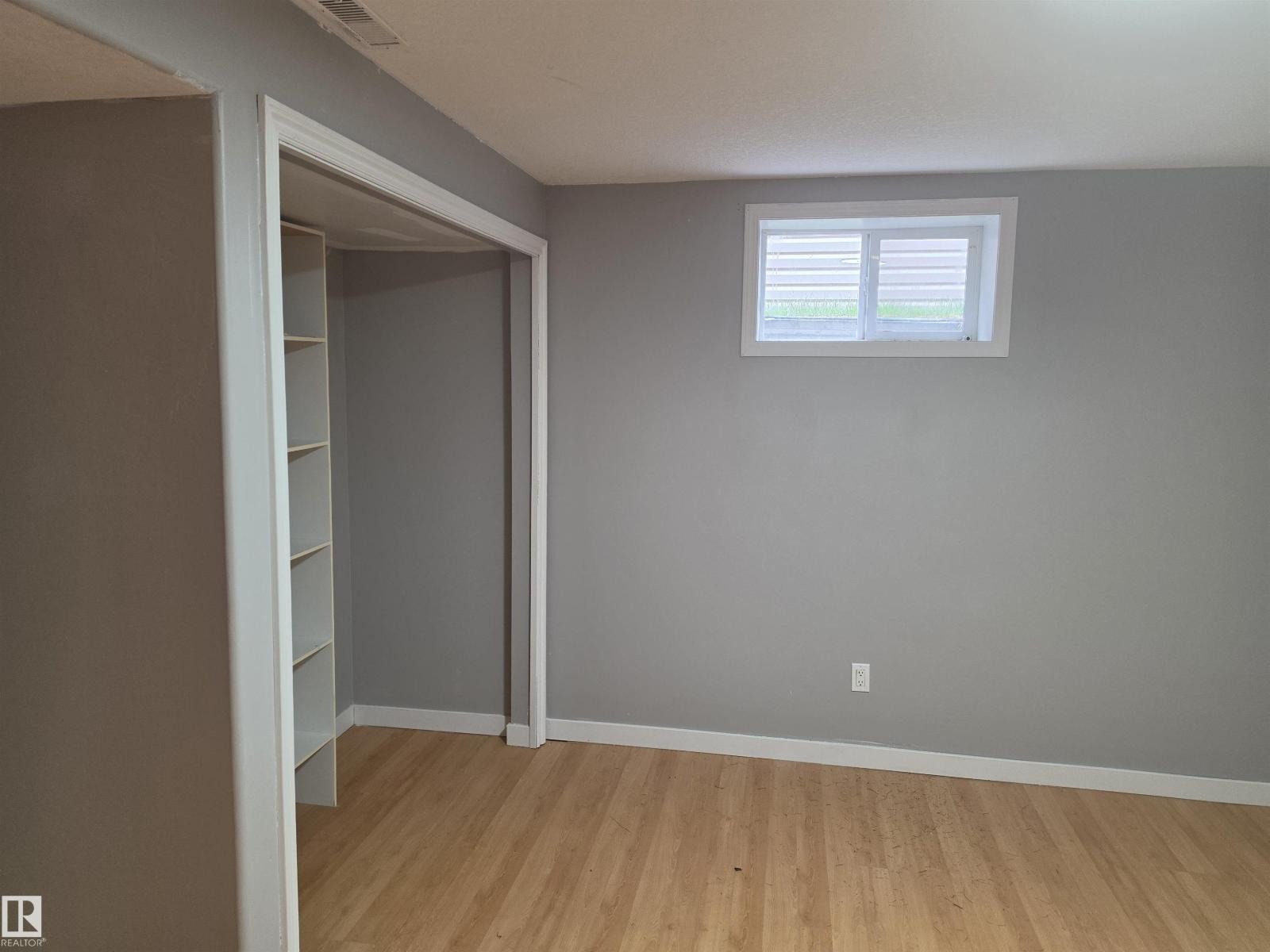 4923 51 AV — photo 27
