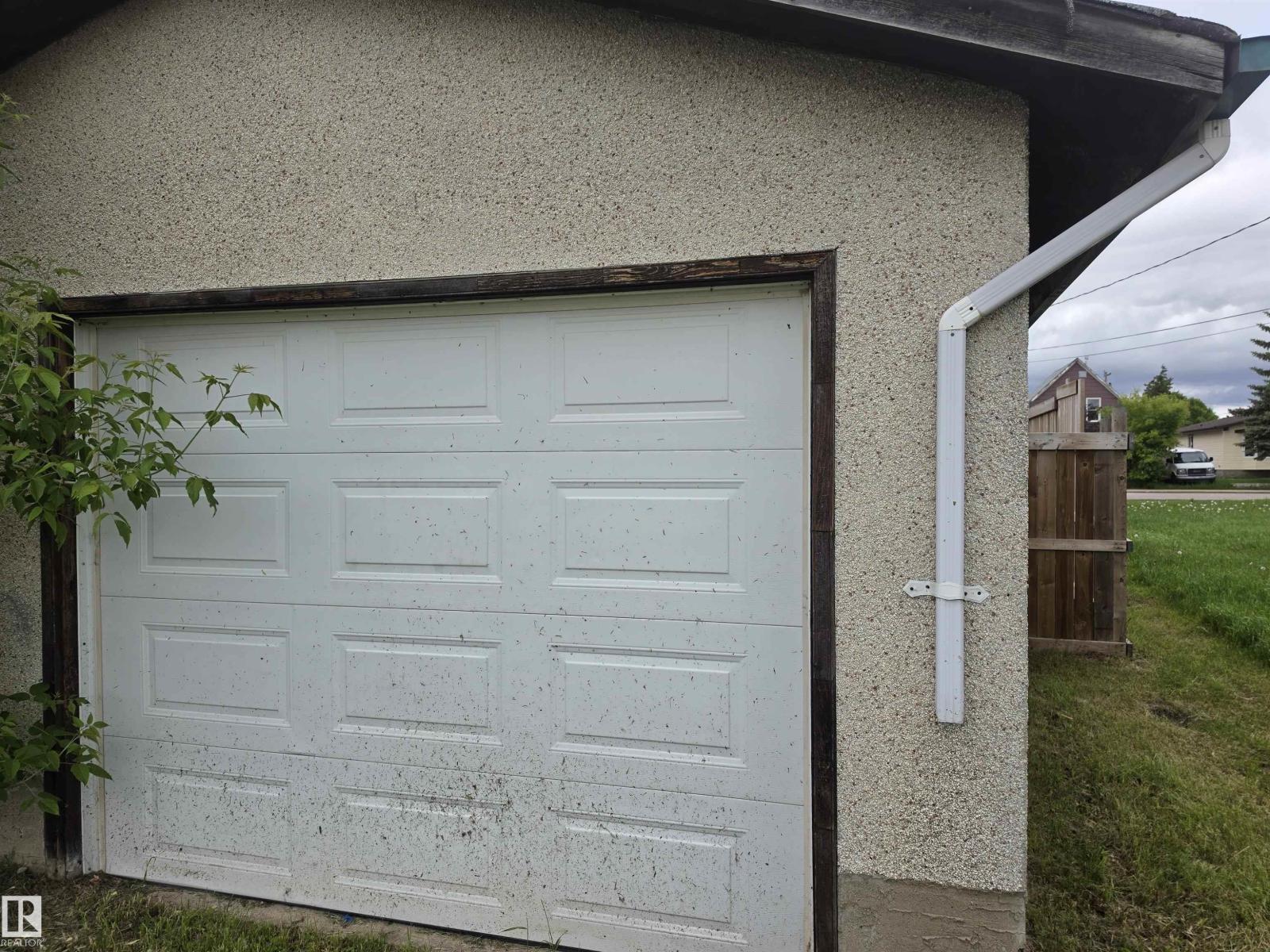 4923 51 AV — photo 30
