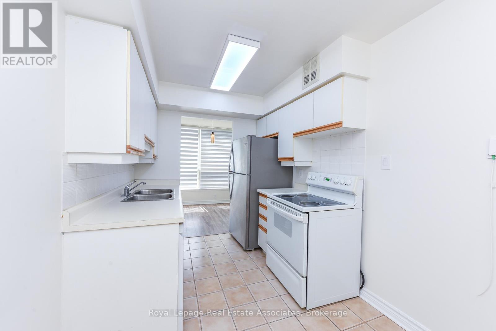 #501 55 ELM DRIVE W - 11