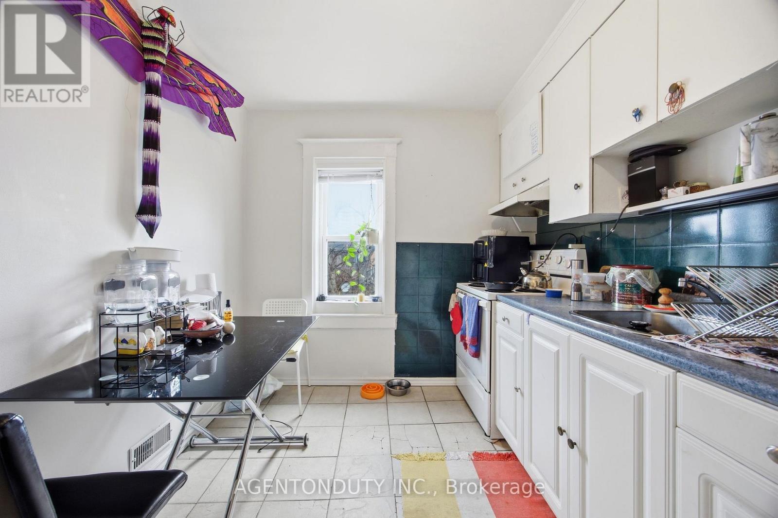 51 PERTH AVENUE - 14