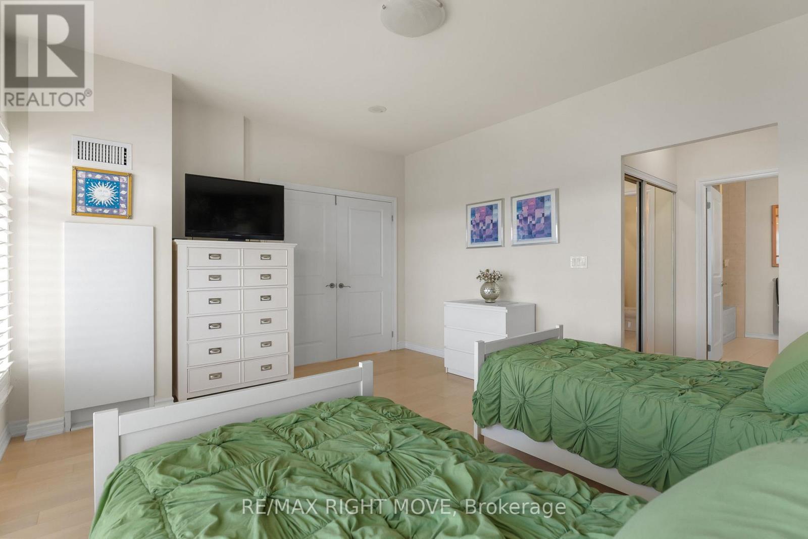 #402 80 ORCHARD POINT ROAD - 25
