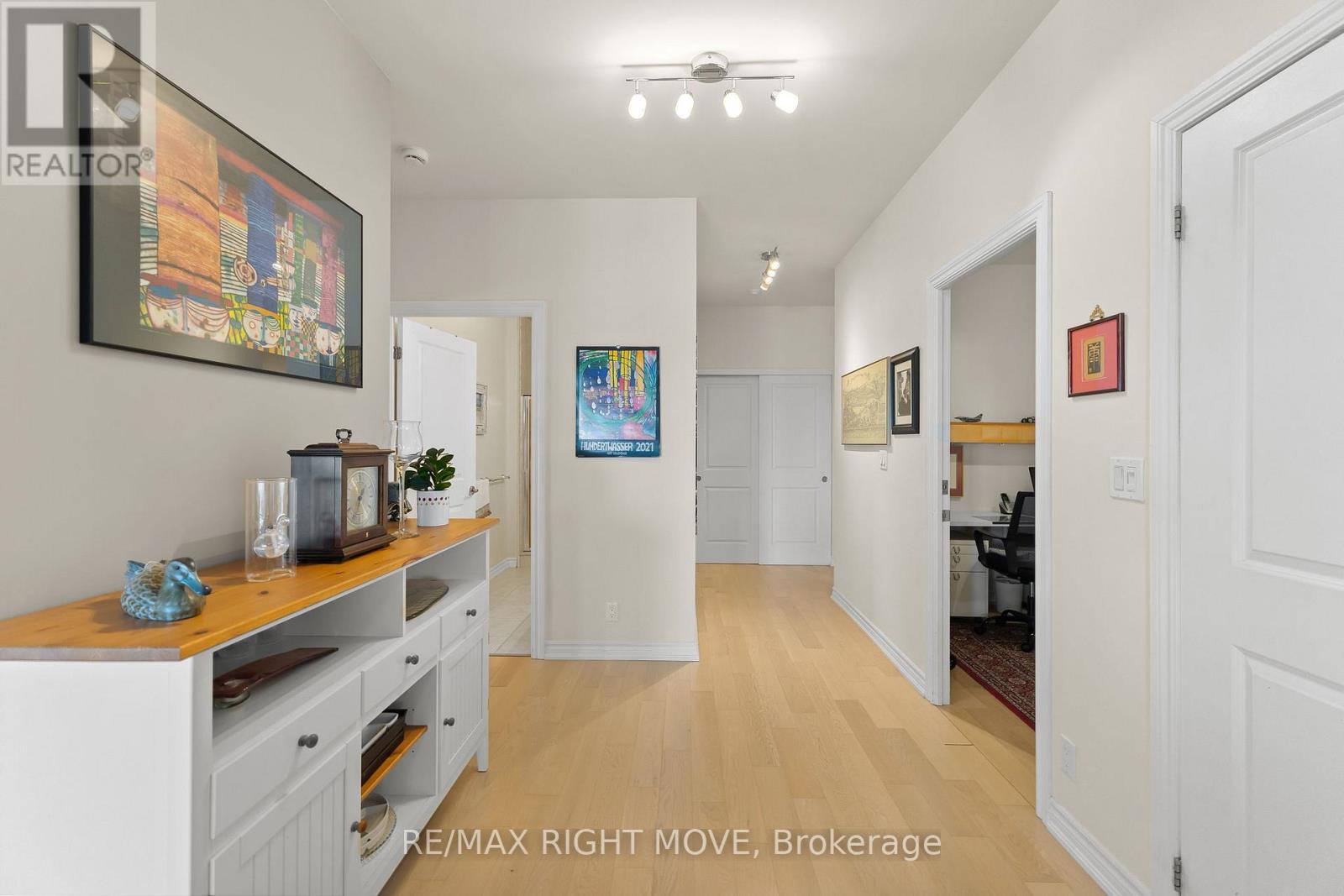 #402 80 ORCHARD POINT ROAD - 31
