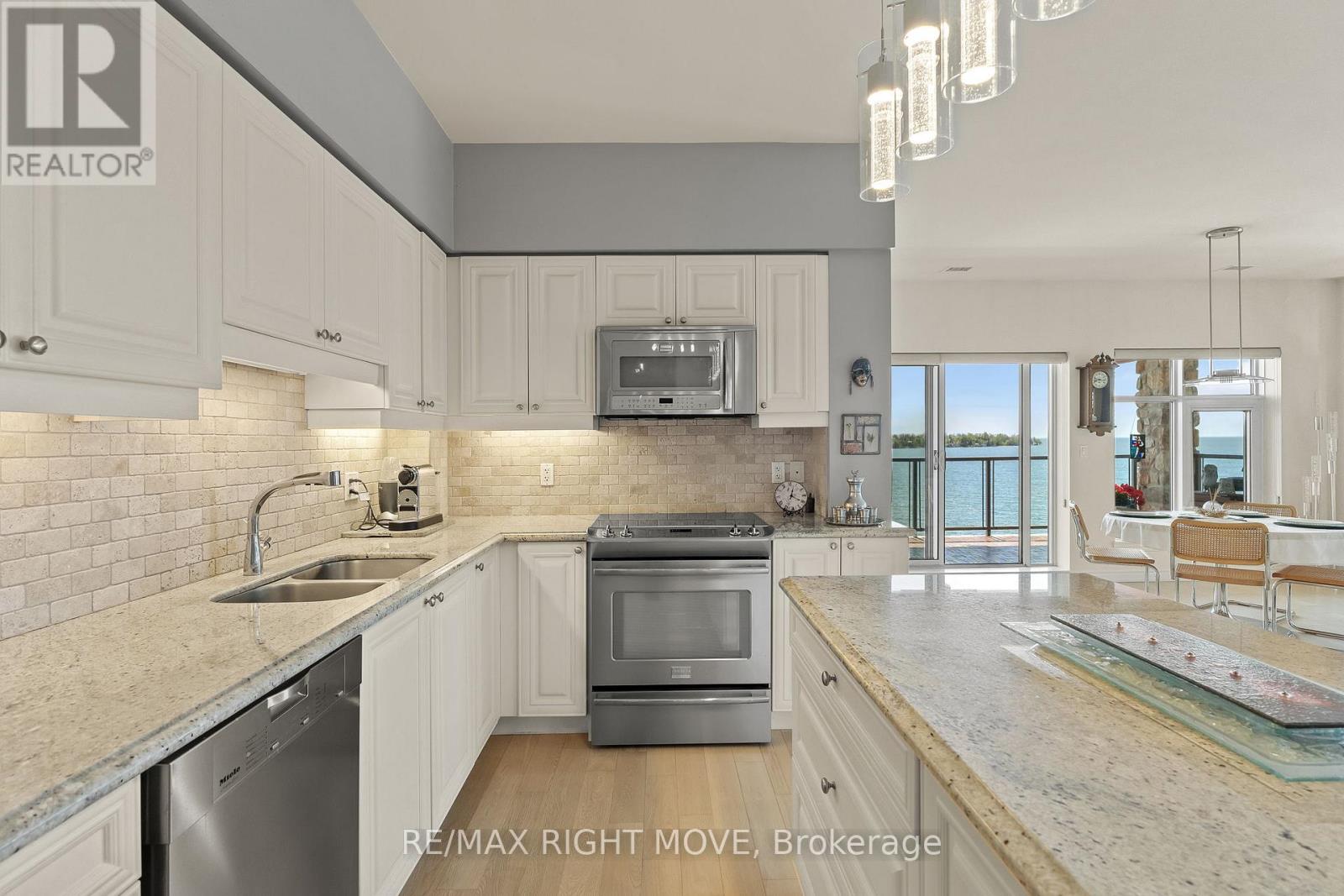 #402 80 ORCHARD POINT ROAD - 9