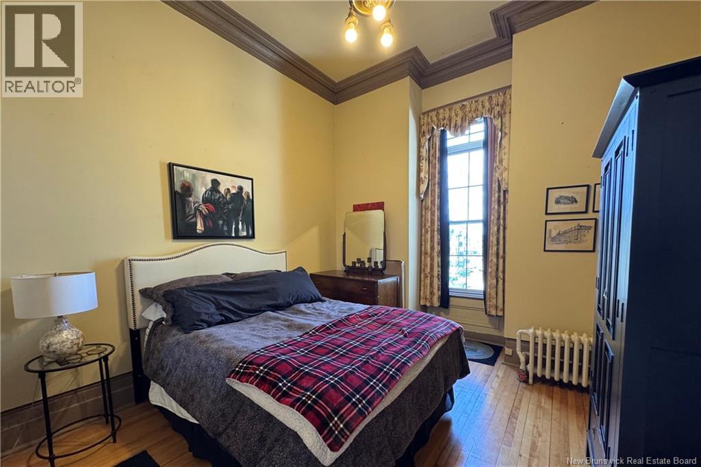 2-4 Douglas Avenue - 24