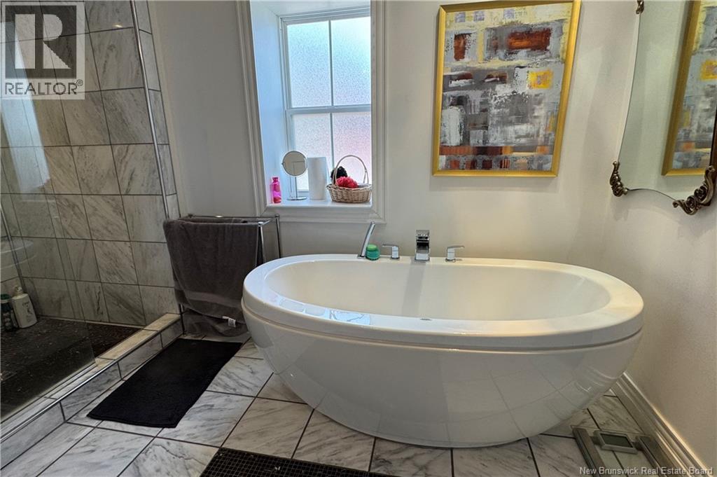 2-4 Douglas Avenue - 27