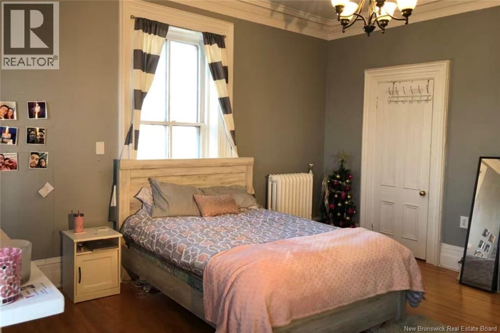 2-4 Douglas Avenue - 44