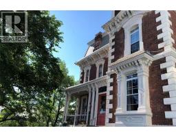 2-4 Douglas Avenue, photo 3