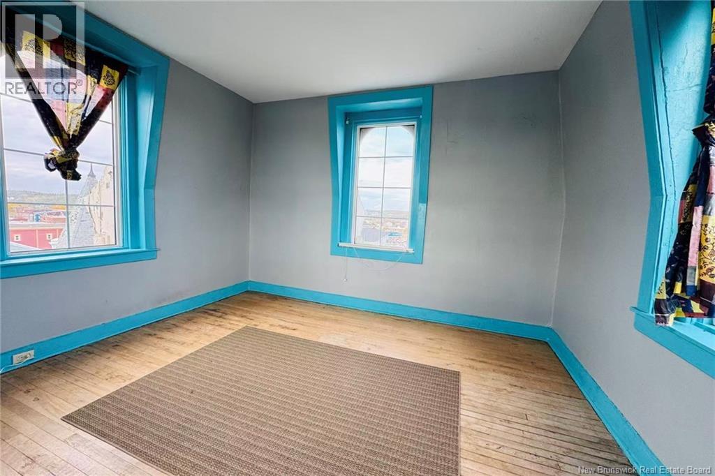 2-4 Douglas Avenue - 42