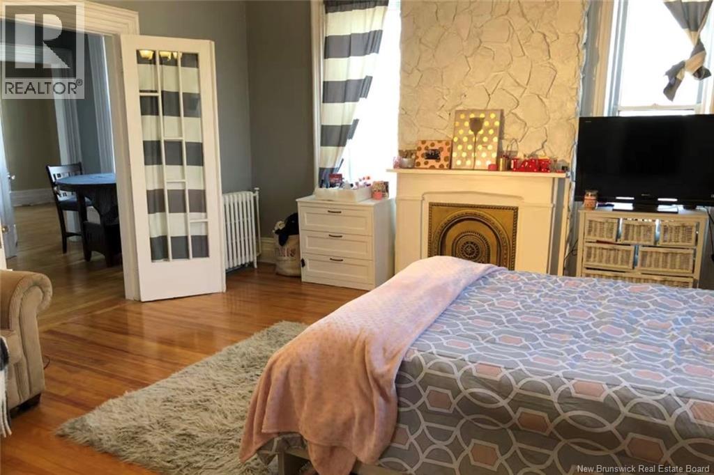 2-4 Douglas Avenue - 38