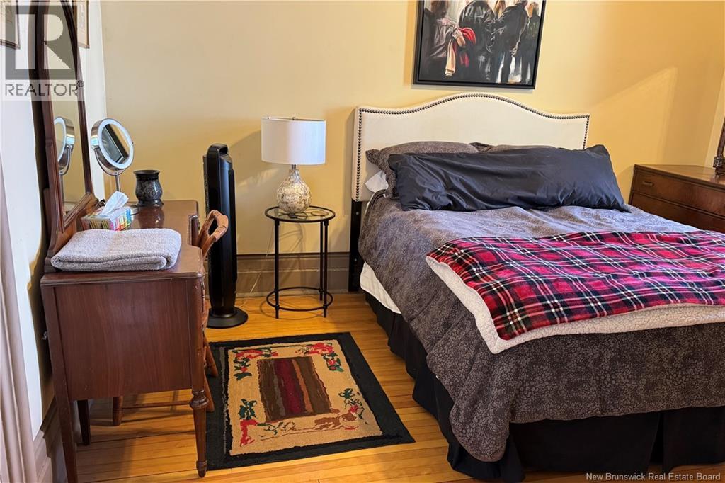 2-4 Douglas Avenue - 25
