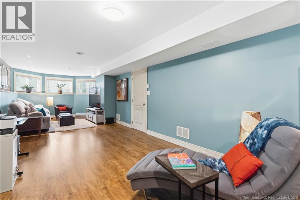 101 Chateau Drive - 33