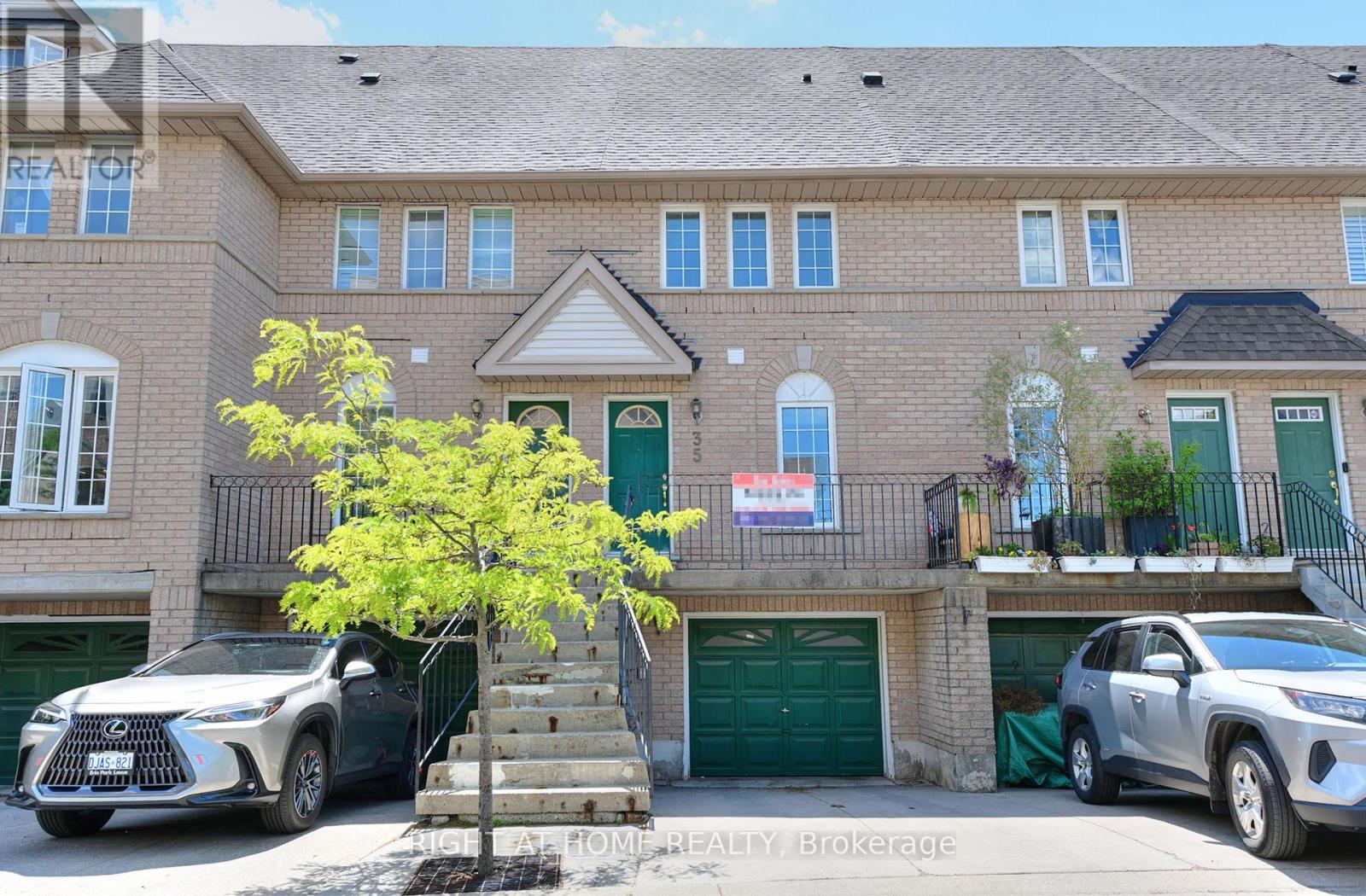#35 80 STRATHAVEN DRIVE - 1