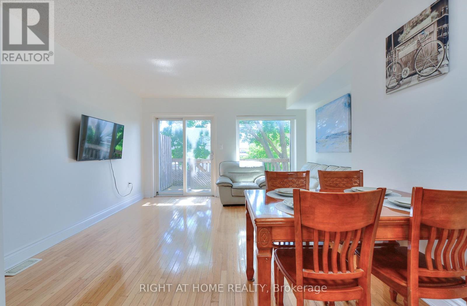 #35 80 STRATHAVEN DRIVE - 12