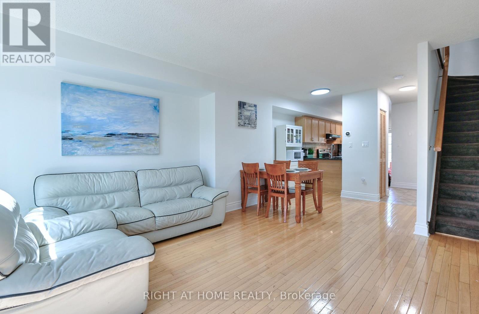 #35 80 STRATHAVEN DRIVE - 15