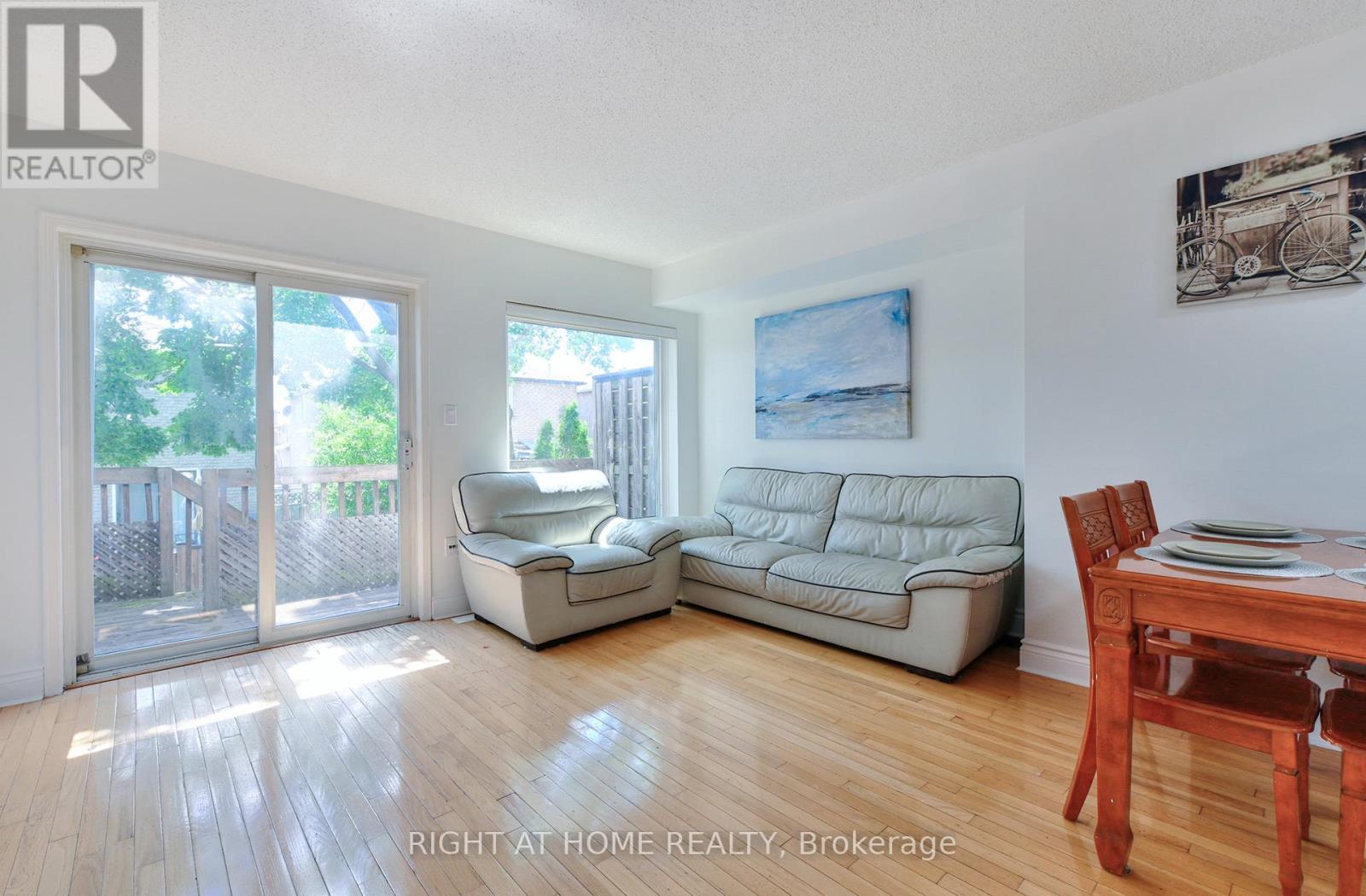 #35 80 STRATHAVEN DRIVE - 16