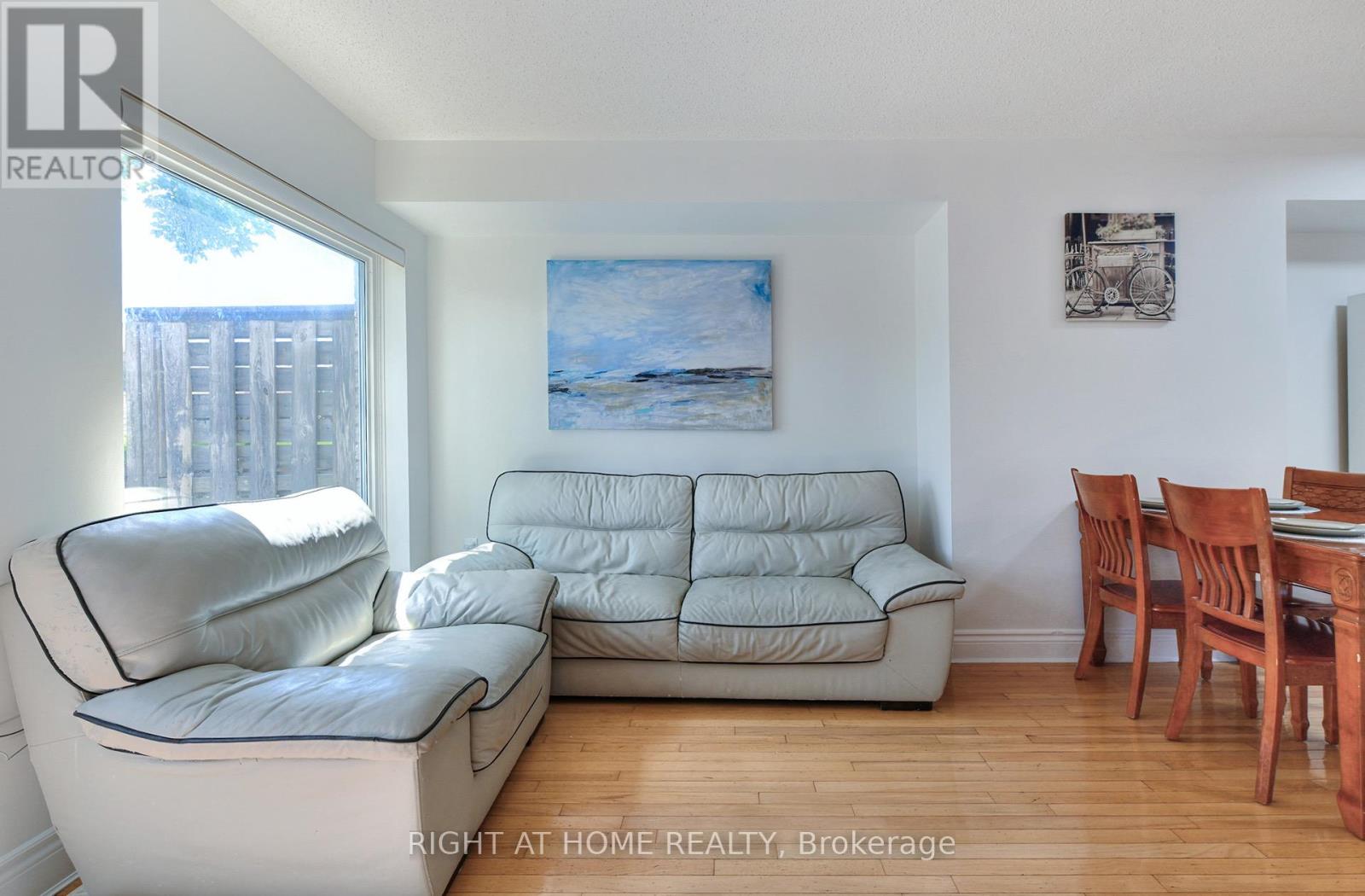#35 80 STRATHAVEN DRIVE - 17