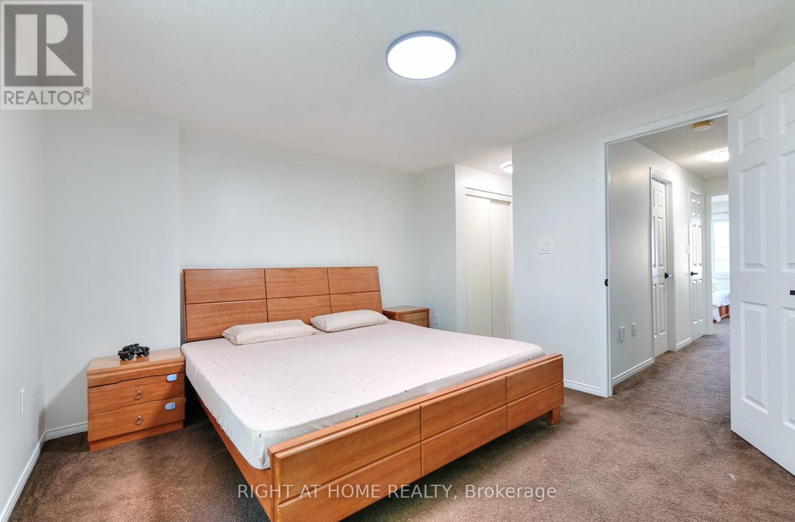 #35 80 STRATHAVEN DRIVE - 19