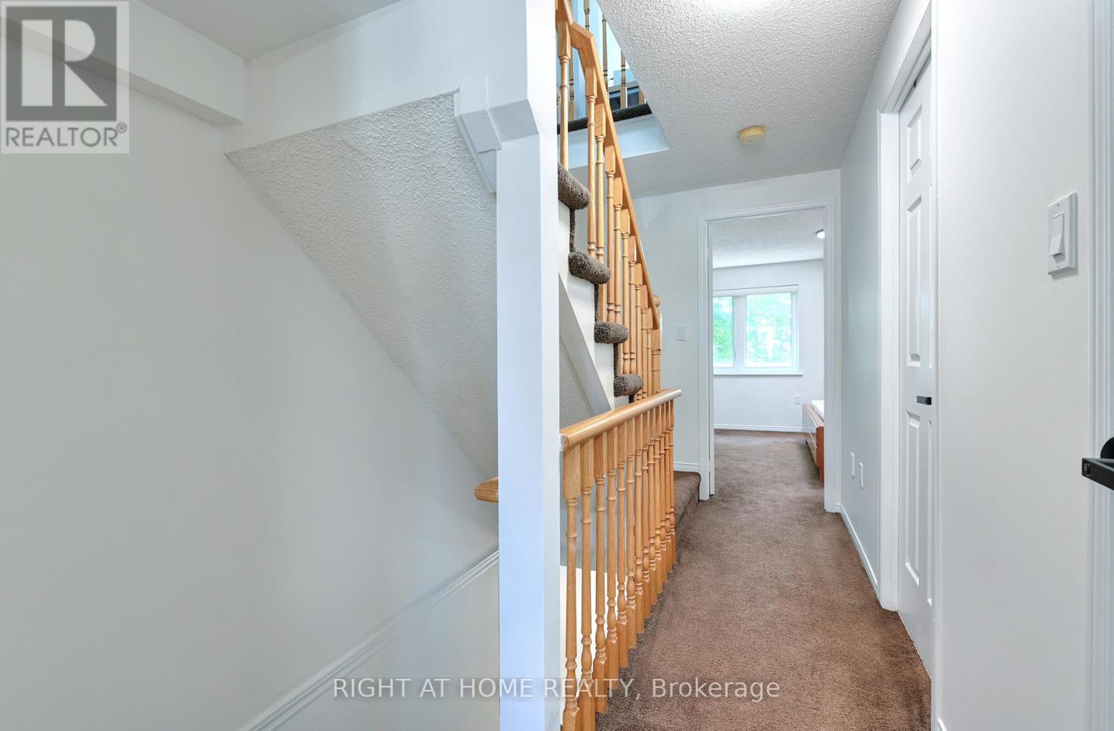 #35 80 STRATHAVEN DRIVE - 20
