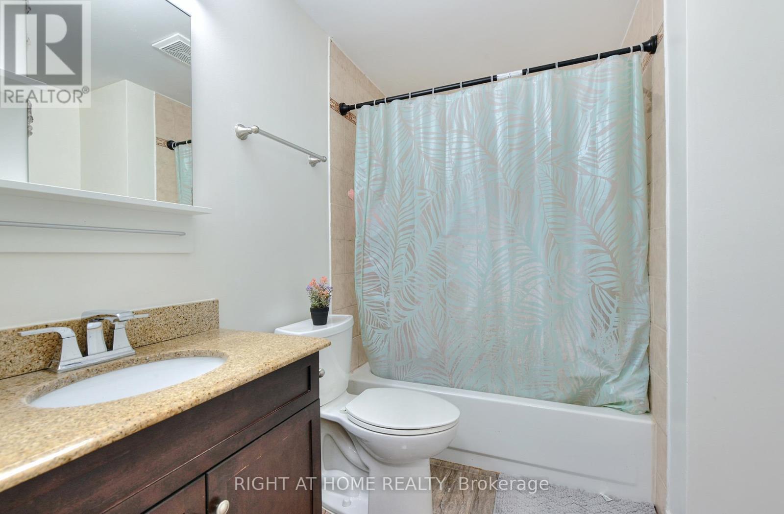 #35 80 STRATHAVEN DRIVE - 21