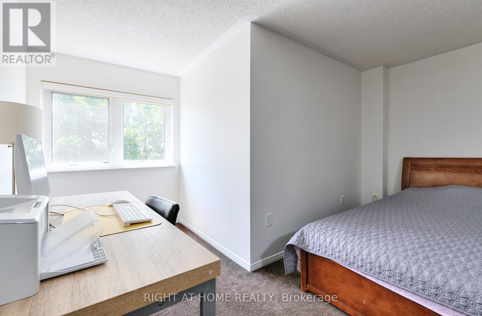 #35 80 STRATHAVEN DRIVE - 27