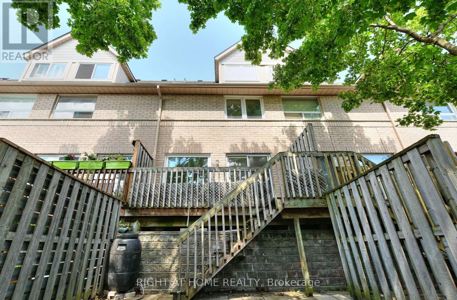 #35 80 STRATHAVEN DRIVE - 30