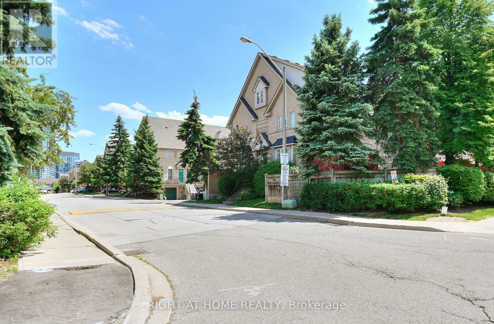 #35 80 STRATHAVEN DRIVE - 5