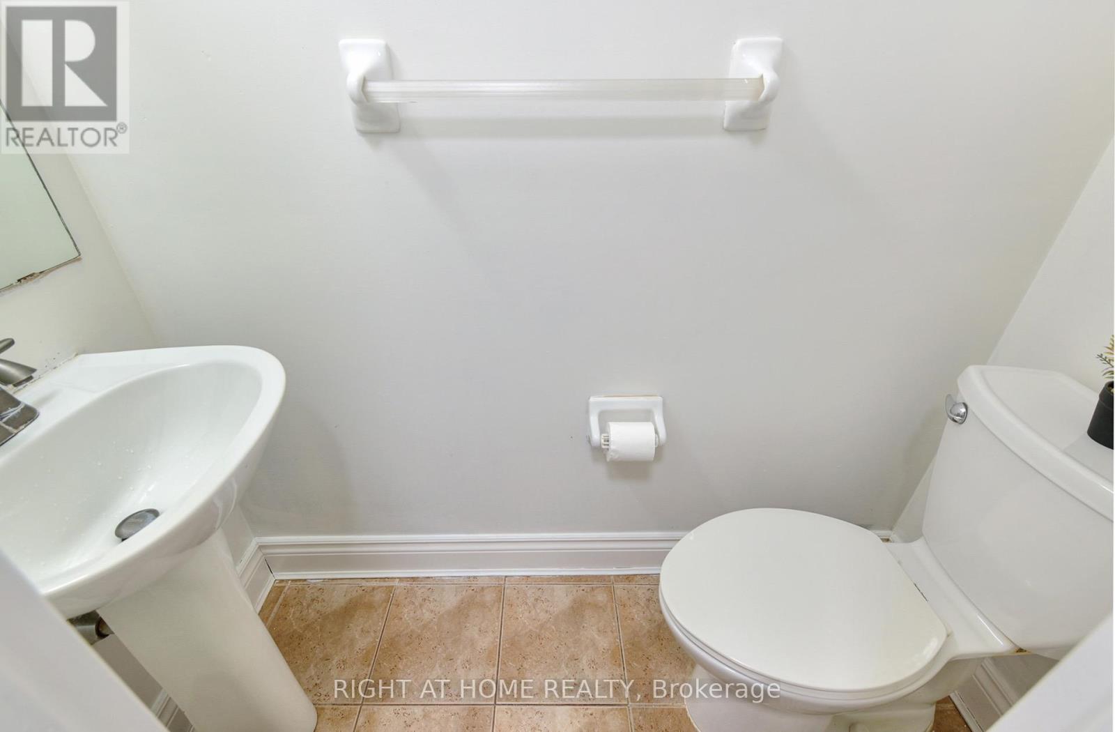 #35 80 STRATHAVEN DRIVE - 6