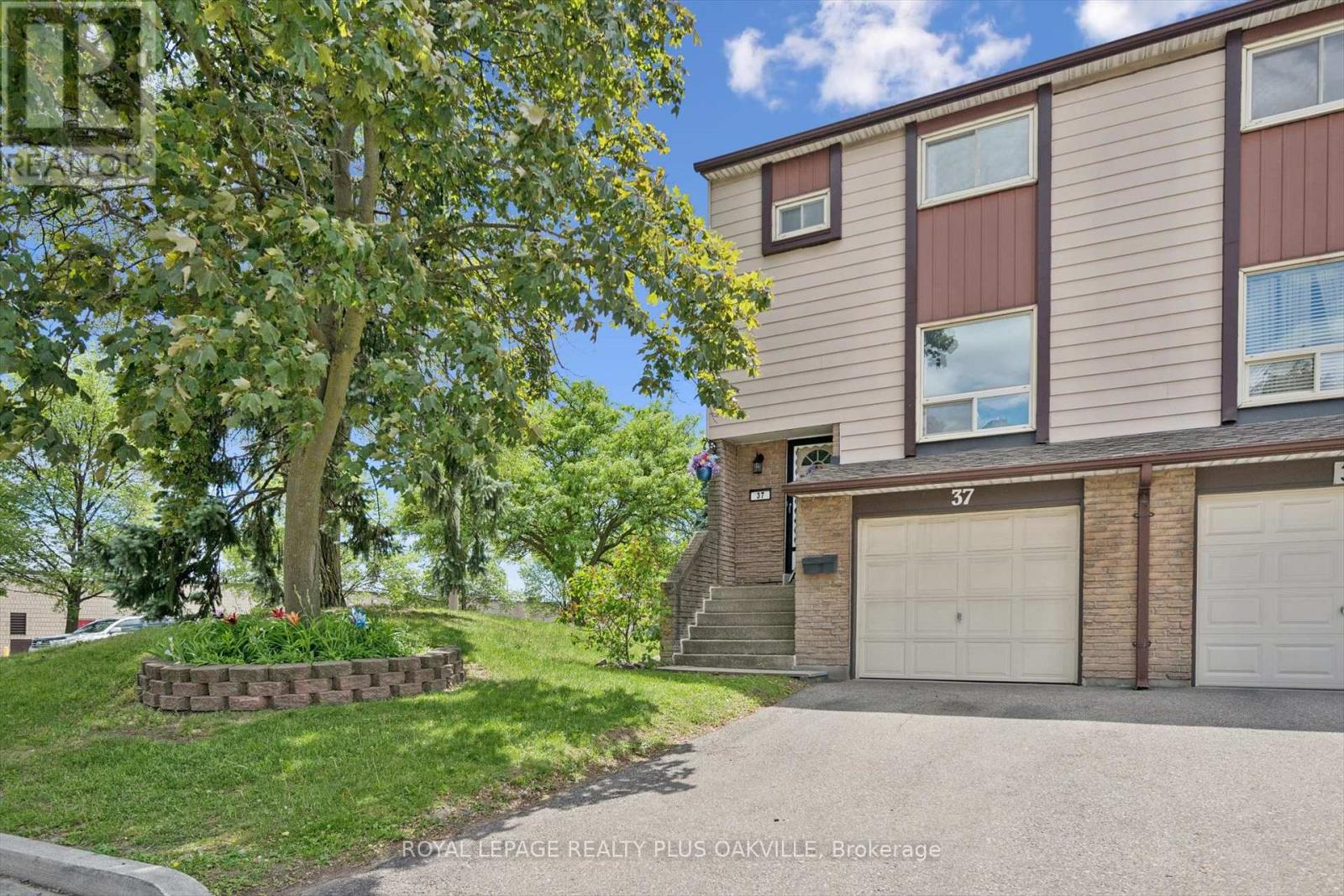 37-1221 DUDIX RD