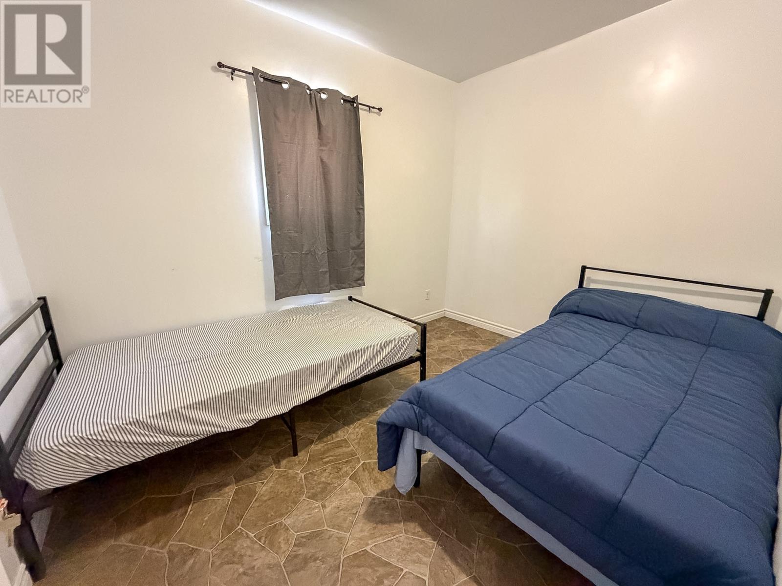 81 Brook Street - 13