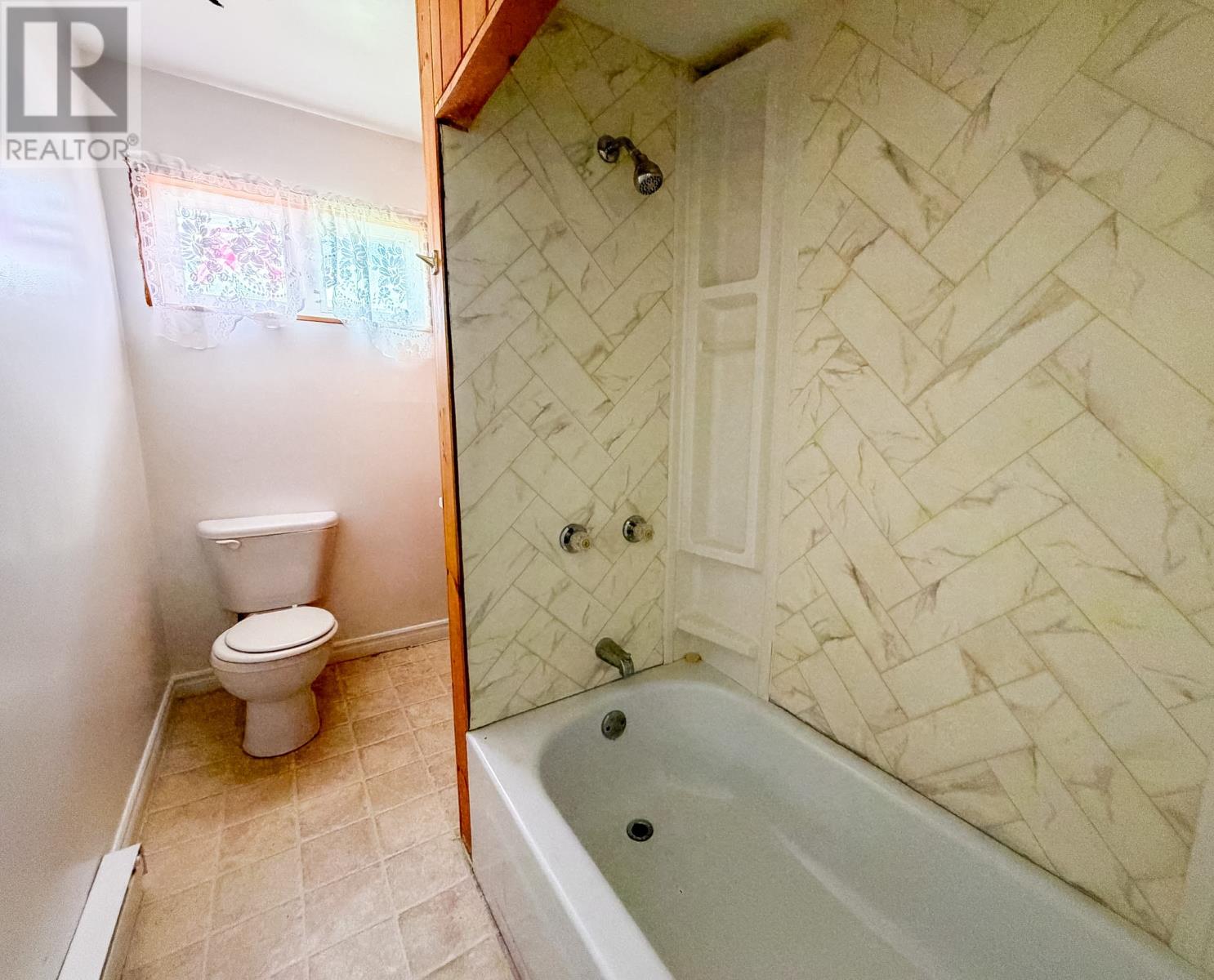81 Brook Street - 23