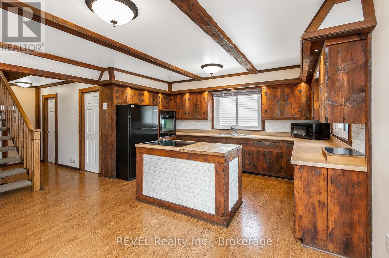 373 HENNEPIN AVENUE - 10