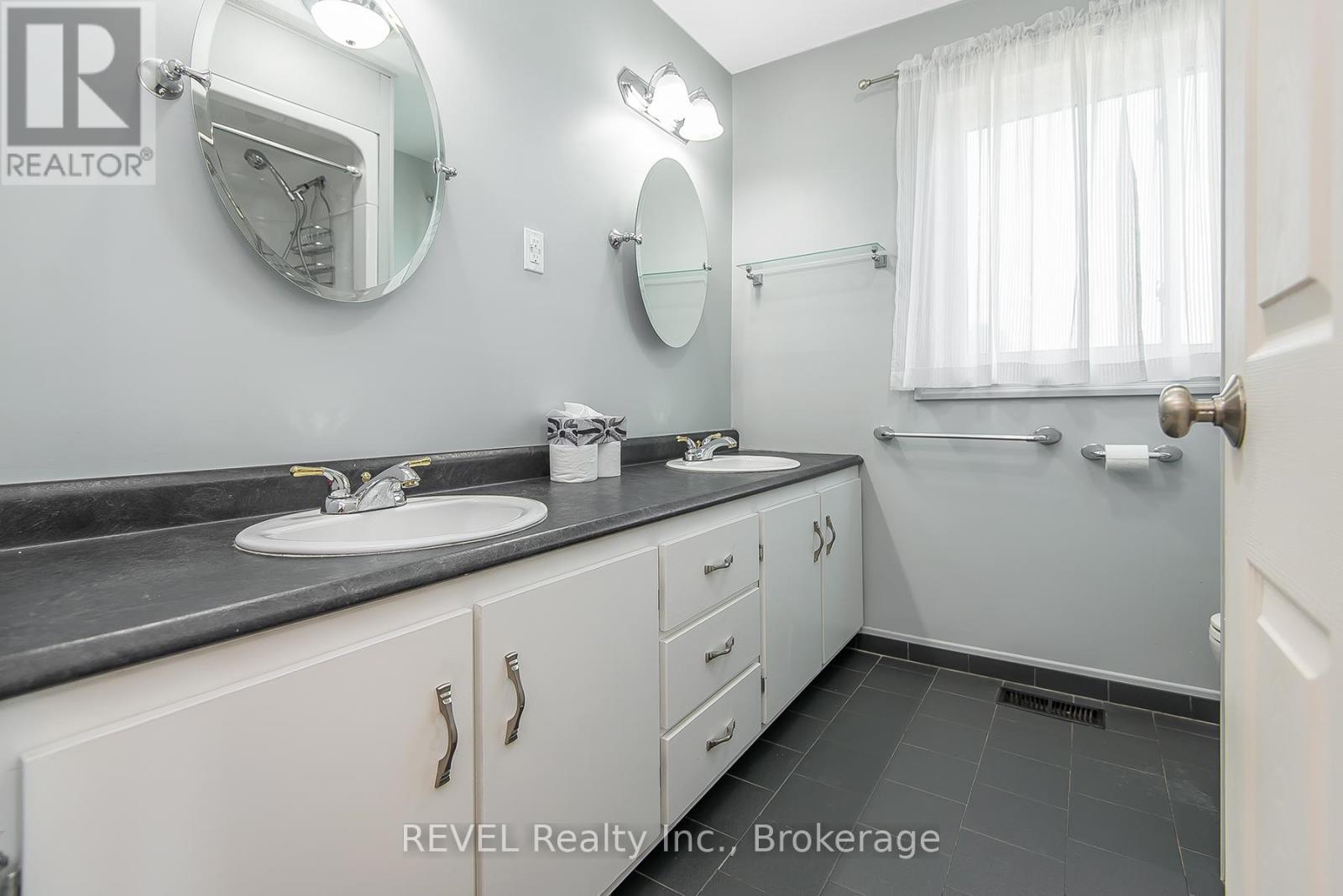 373 HENNEPIN AVENUE - 21