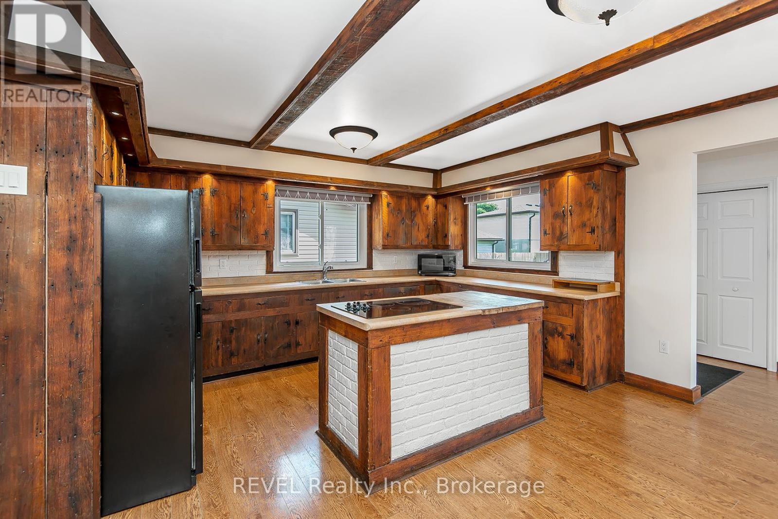 373 HENNEPIN AVENUE - 8