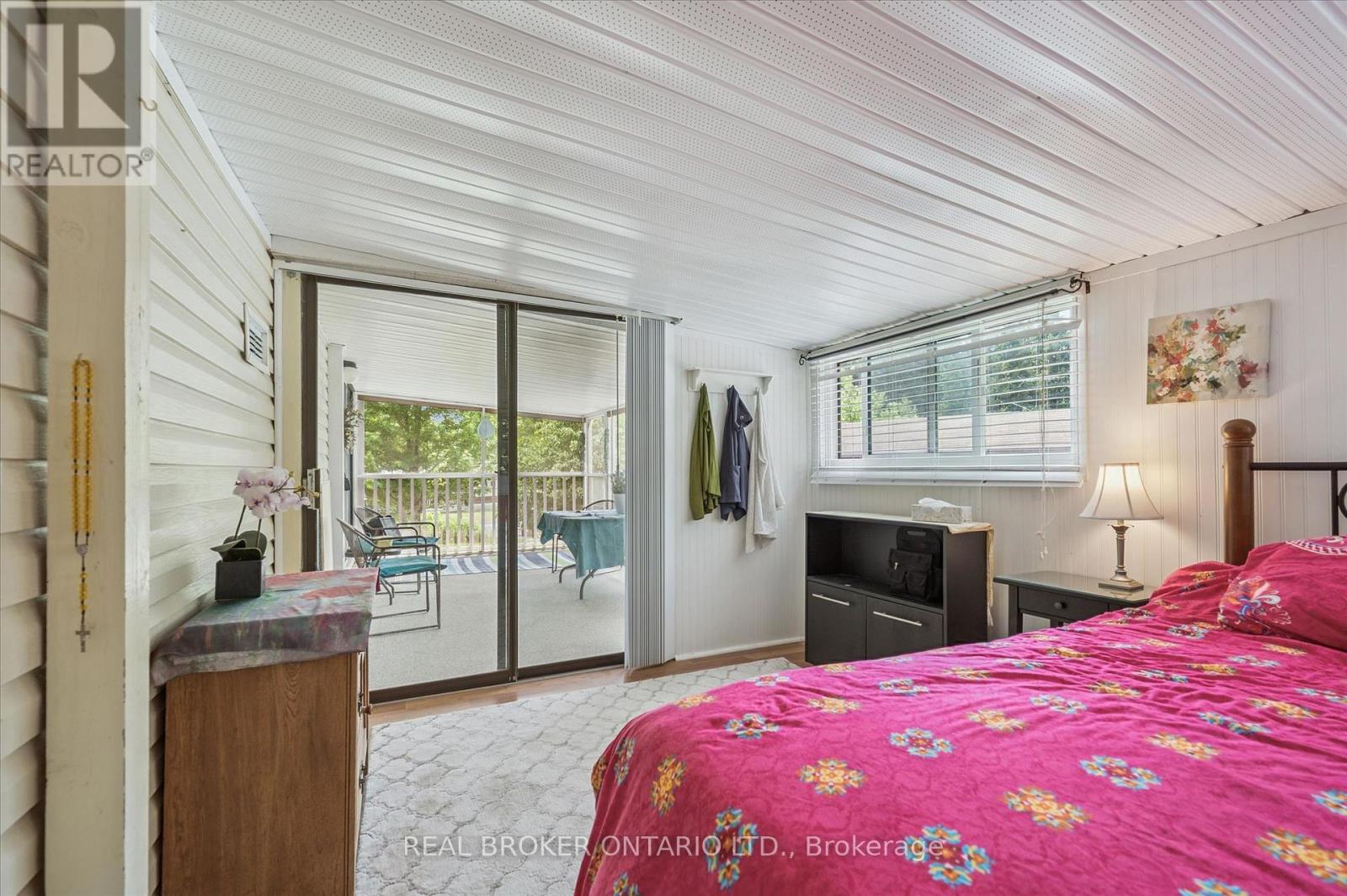157 CEDAR CRESCENT - 12