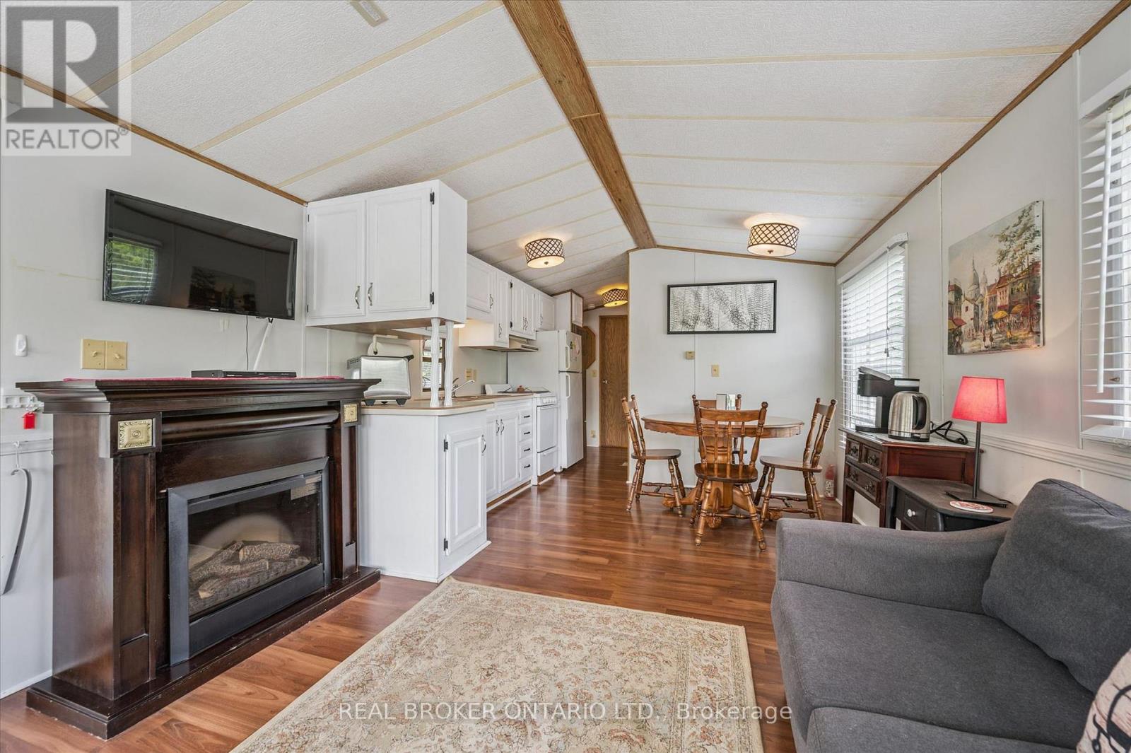 157 CEDAR CRESCENT - 7