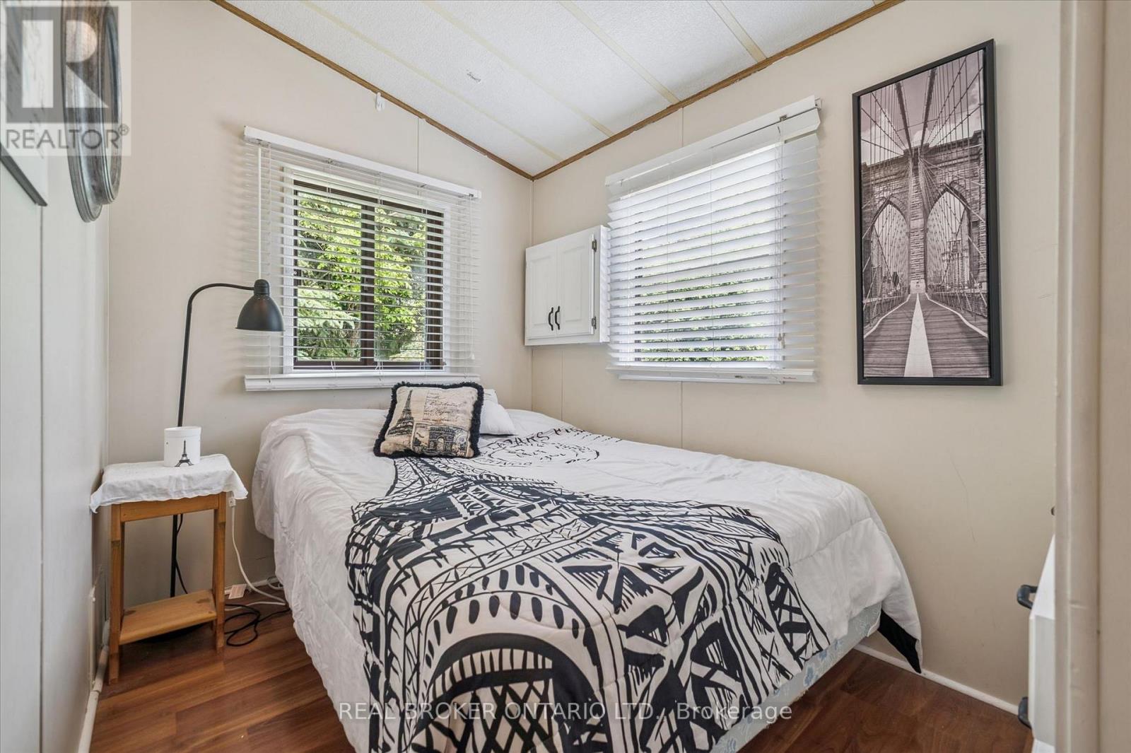 157 CEDAR CRESCENT - 9