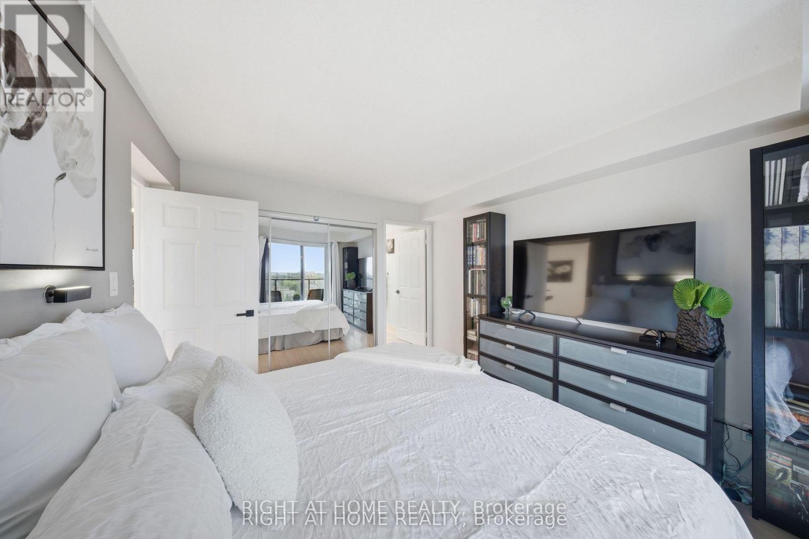 #1915 233 BEECROFT ROAD - 10